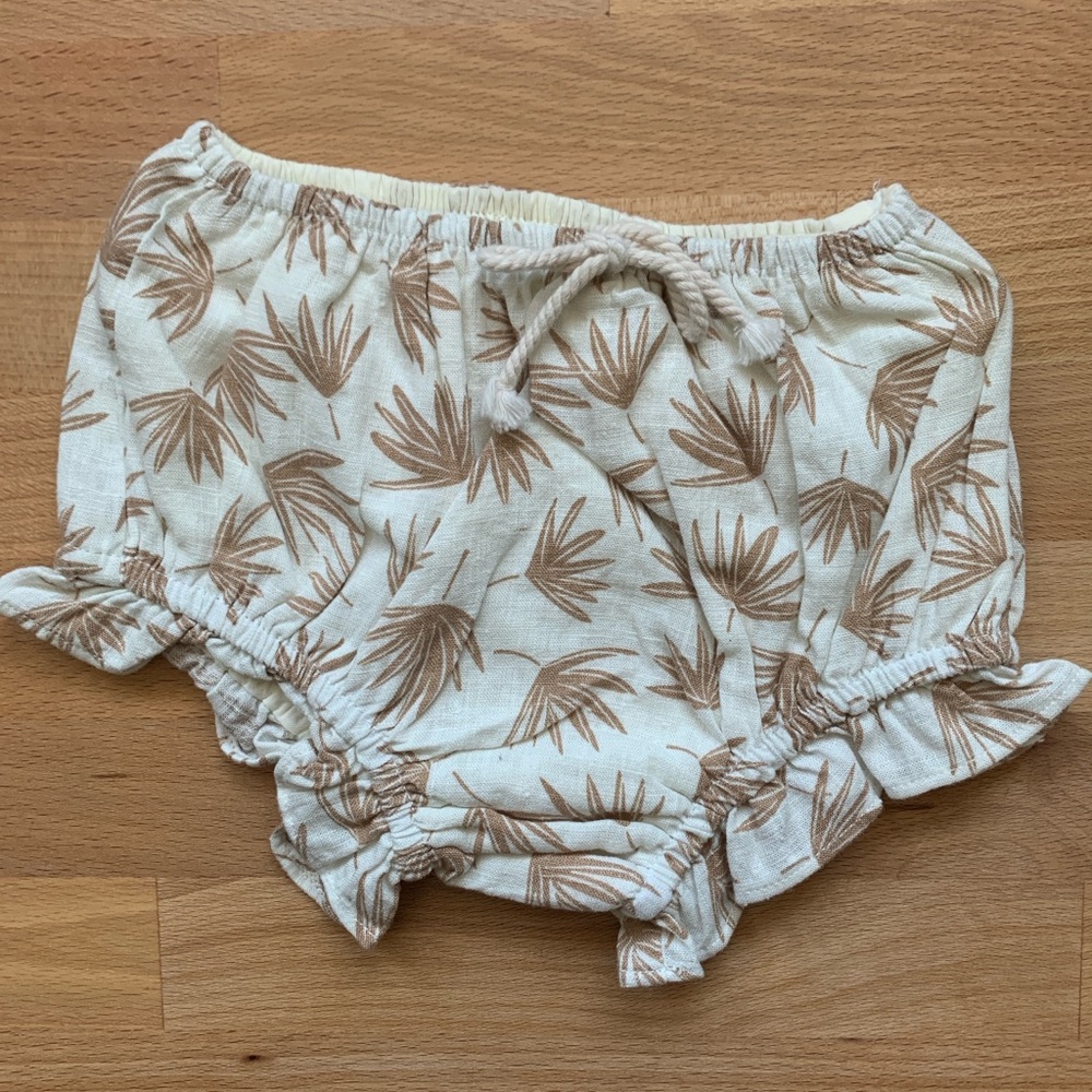 Adorable Rylee + Cru 0-3m Tan Bloomer NWOT